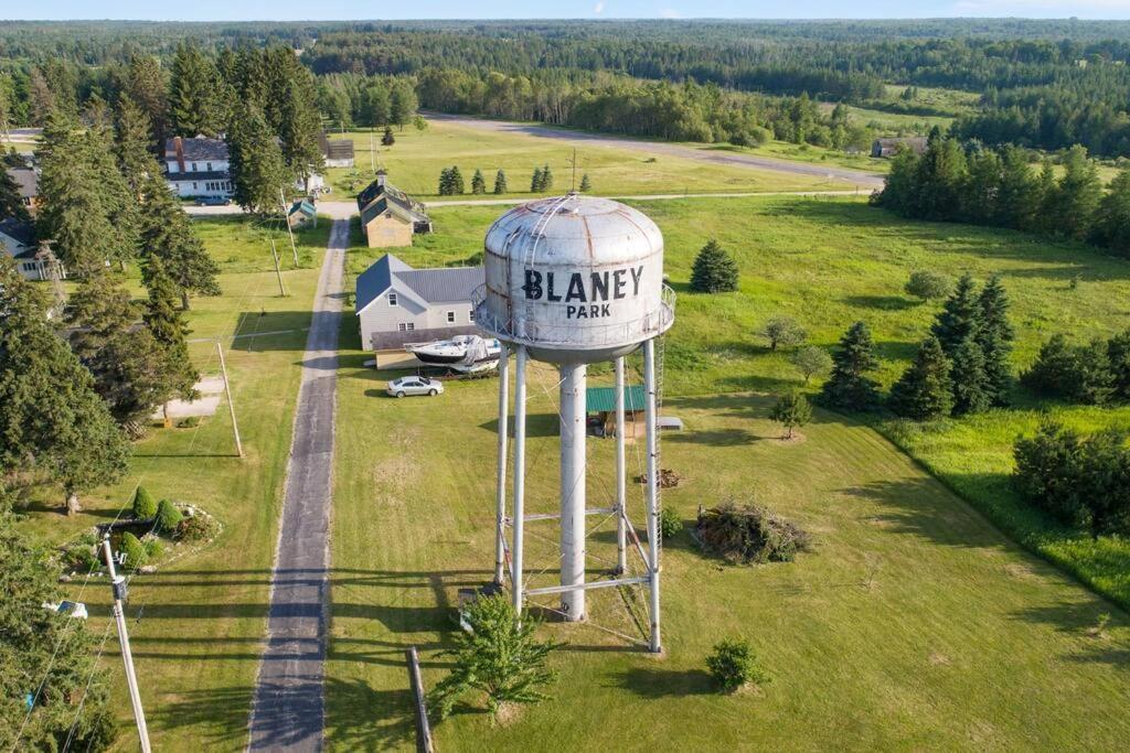 Centrally Located - Historic Blaney Park- Michigan Germfask Exterior foto